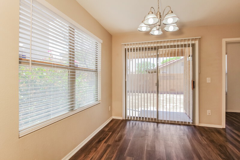 2,100/Mo, 2299 E Peach Tree Dr Chandler, AZ 85249 Dining Room View