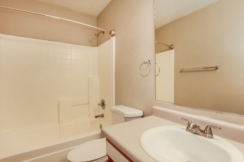 2,100/Mo, 2299 E Peach Tree Dr Chandler, AZ 85249 Bathroom View
