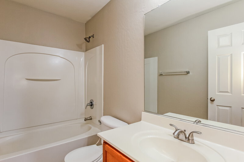 2,095/Mo, 48 S 226th Ln Buckeye, AZ 85326 Bathroom View