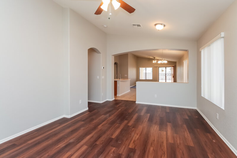 1,870/Mo, 1069 E Nardini St San Tan Valley, AZ 85140 Living Room View