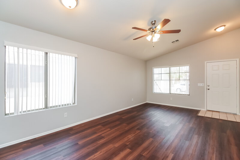 1,870/Mo, 1069 E Nardini St San Tan Valley, AZ 85140 Living Room View 3