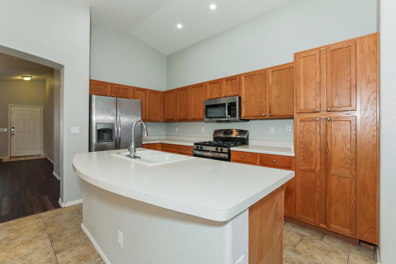 1,840/Mo, 1069 E Nardini St San Tan Valley, AZ 85140 Kitchen View