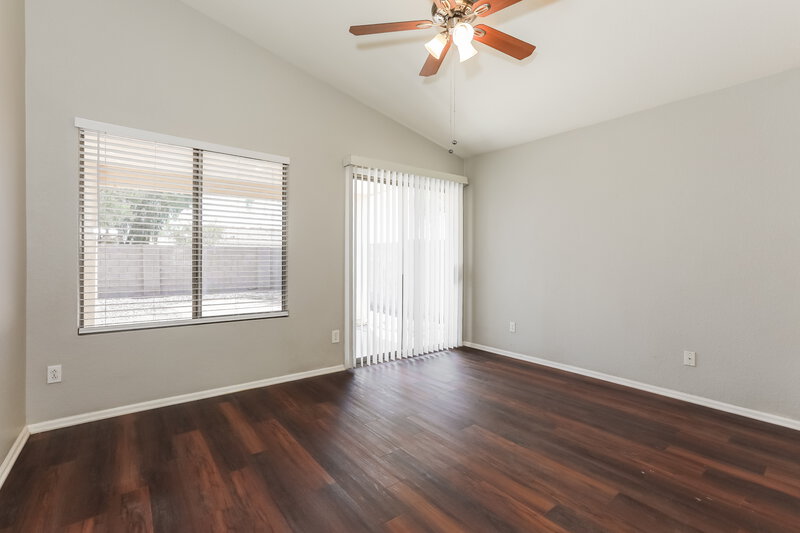 1,840/Mo, 1069 E Nardini St San Tan Valley, AZ 85140 Family Room View