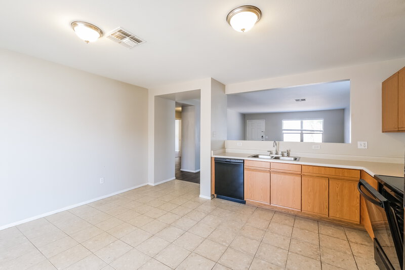 1,680/Mo, 11815 W Columbine Dr El Mirage, AZ 85335 Kitchen View 2