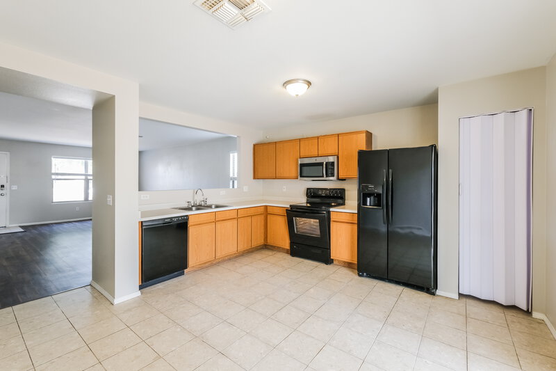 1,680/Mo, 11815 W Columbine Dr El Mirage, AZ 85335 Kitchen View 3