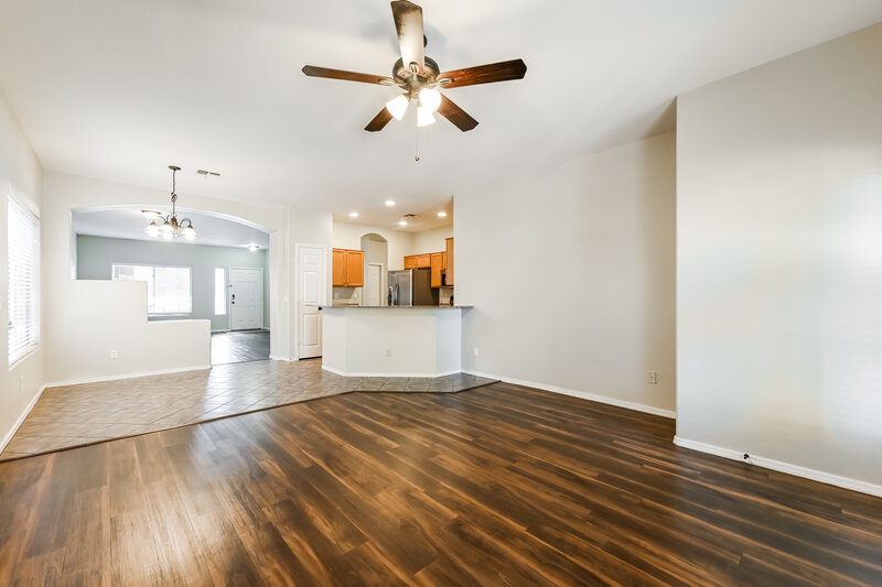 2,315/Mo, 14232 W Clarendon Ave Goodyear, AZ 85395 Family Room View