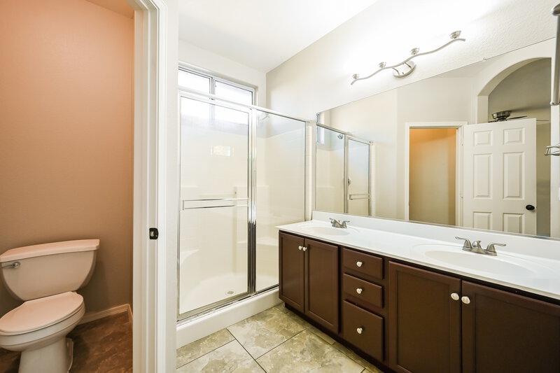 2,315/Mo, 14232 W Clarendon Ave Goodyear, AZ 85395 Main Bathroom View