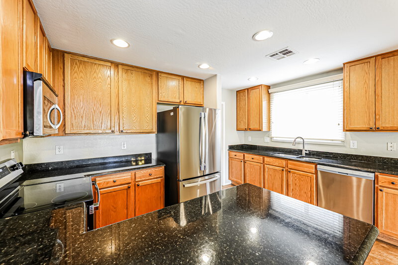 2,050/Mo, 18234 W Lundberg St Surprise, AZ 85388 Kitchen View 2