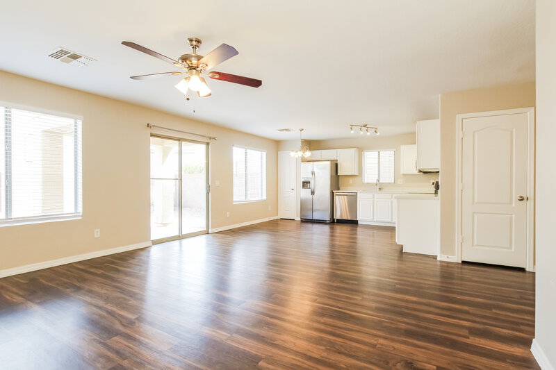 2,210/Mo, 12916 W Lawrence Ct Glendale, AZ 85307 Living Room View 2