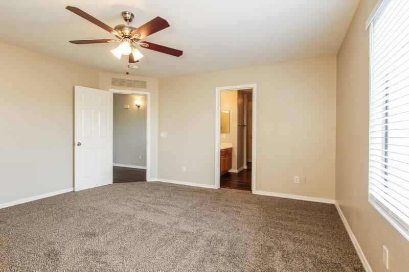 2,210/Mo, 12916 W Lawrence Ct Glendale, AZ 85307 Main Bedroom View 2