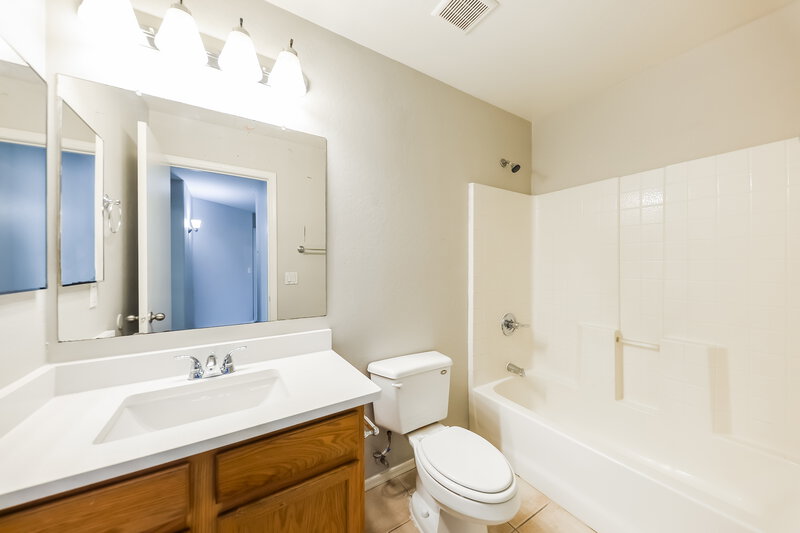 1,945/Mo, 15189 W Woodlands Ave Goodyear, AZ 85338 Bathroom View