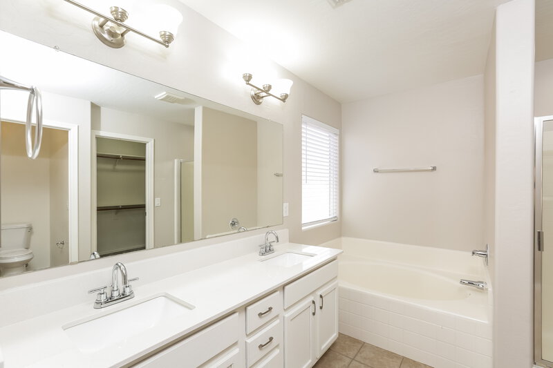 2,085/Mo, 15188 W Monroe St Goodyear, AZ 85338 Master Bathroom View