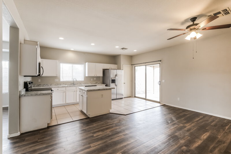 1,940/Mo, 3402 N 129th Drive Avondale, AZ 85392 Living Room View