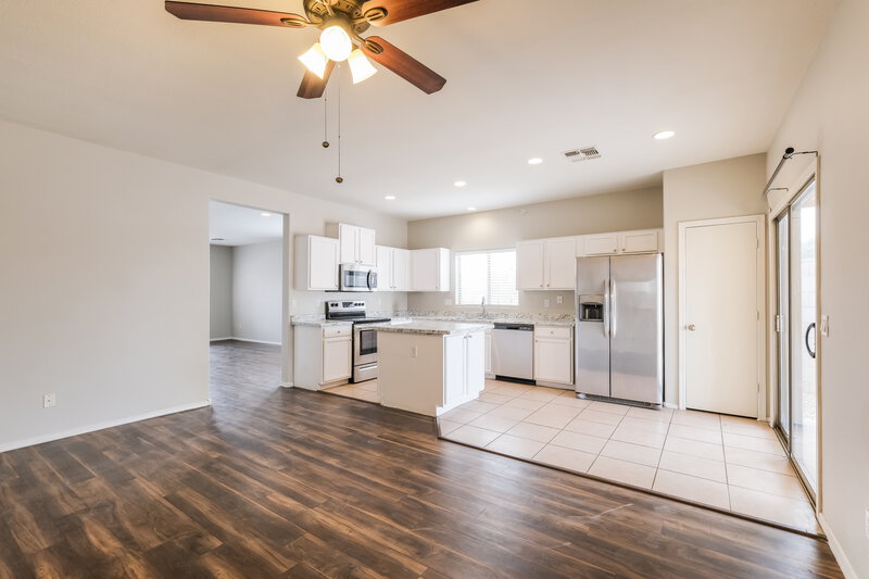 1,940/Mo, 3402 N 129th Drive Avondale, AZ 85392 Living Room View 2
