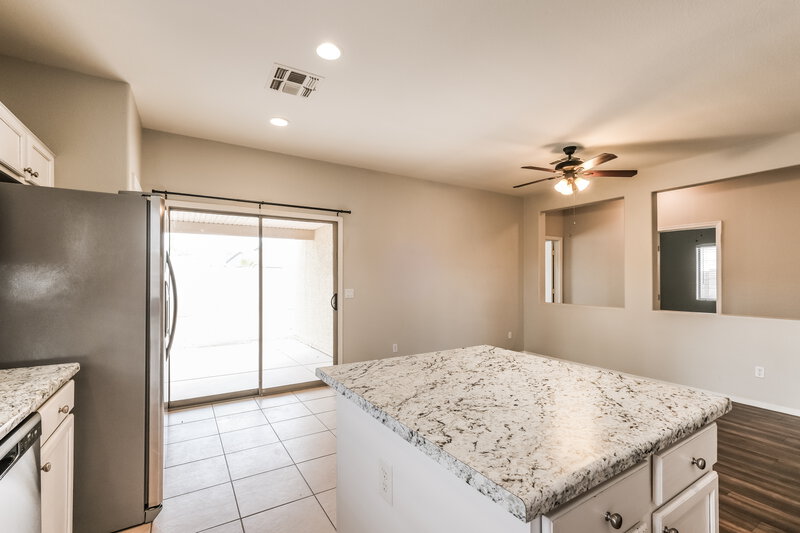 1,940/Mo, 3402 N 129th Drive Avondale, AZ 85392 Kitchen View 2