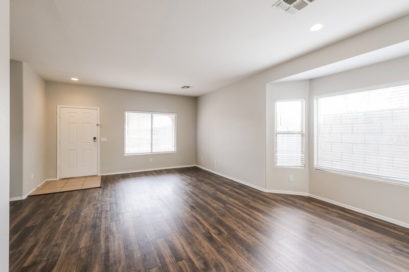 1,940/Mo, 3402 N 129th Drive Avondale, AZ 85392 Family Room View