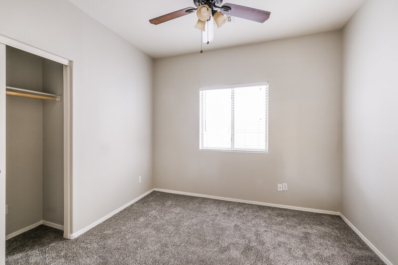 1,940/Mo, 3402 N 129th Drive Avondale, AZ 85392 Main Bedroom View