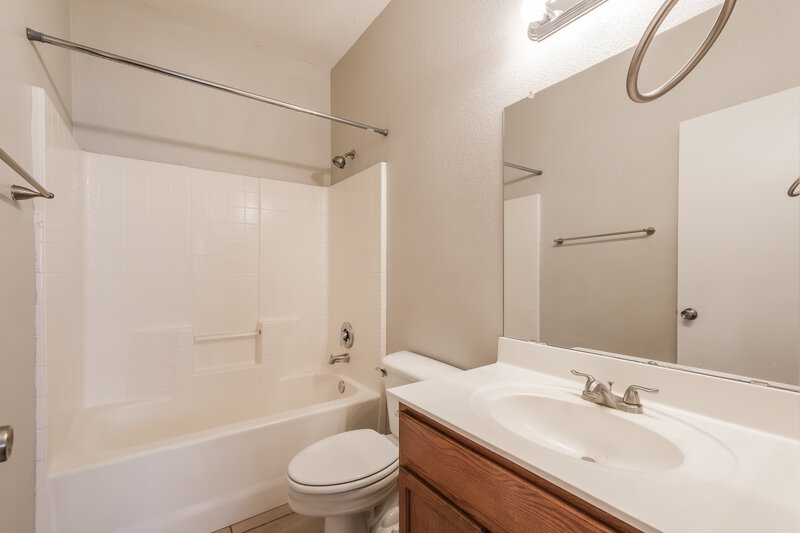 1,940/Mo, 3402 N 129th Drive Avondale, AZ 85392 Bathroom View