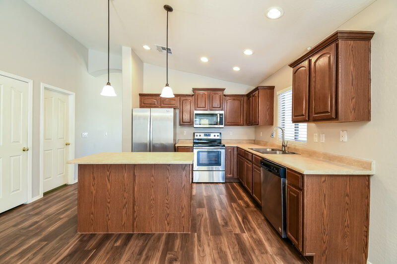 2,070/Mo, 3275 W Sunshine Butte Drive Queen Creek, AZ 85142 Kitchen View