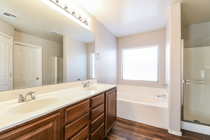 2,070/Mo, 3275 W Sunshine Butte Drive Queen Creek, AZ 85142 Main Bathroom View