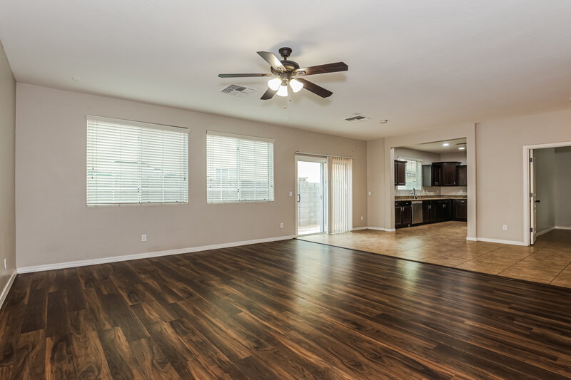 2,330/Mo, 7509 S 27th Way Phoenix, AZ 85042 Living Room View 2
