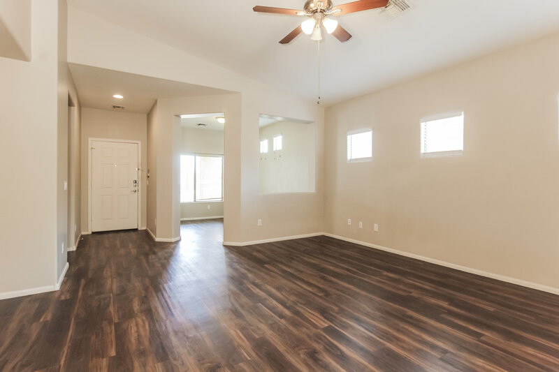 2,110/Mo, 7154 W Globe Avenue Phoenix, AZ 85043 Living Room View 3