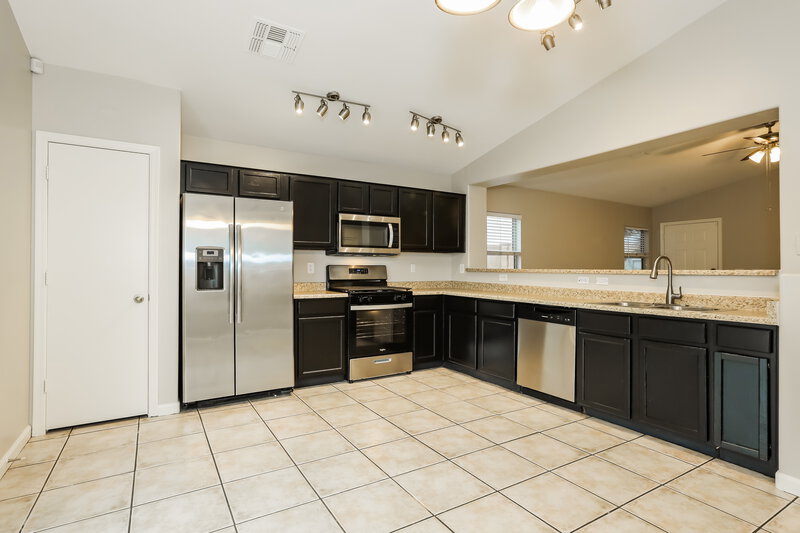 1,680/Mo, 12621 W Bloomfield Rd El Mirage, AZ 85335 Dining Room View