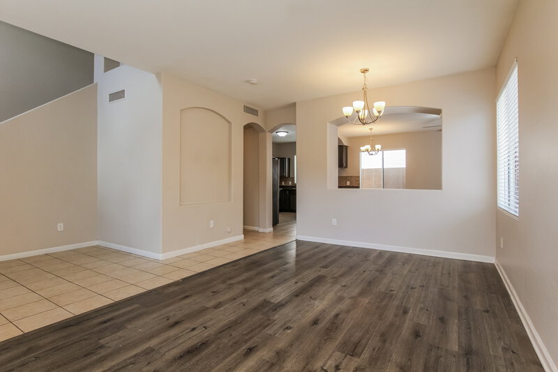 2,060/Mo, 7233 S 40th Ave Phoenix, AZ 85041 Dining Room View