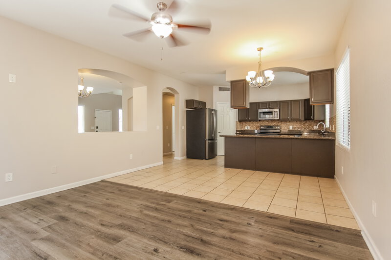 2,060/Mo, 7233 S 40th Ave Phoenix, AZ 85041 Breakfast Nook View