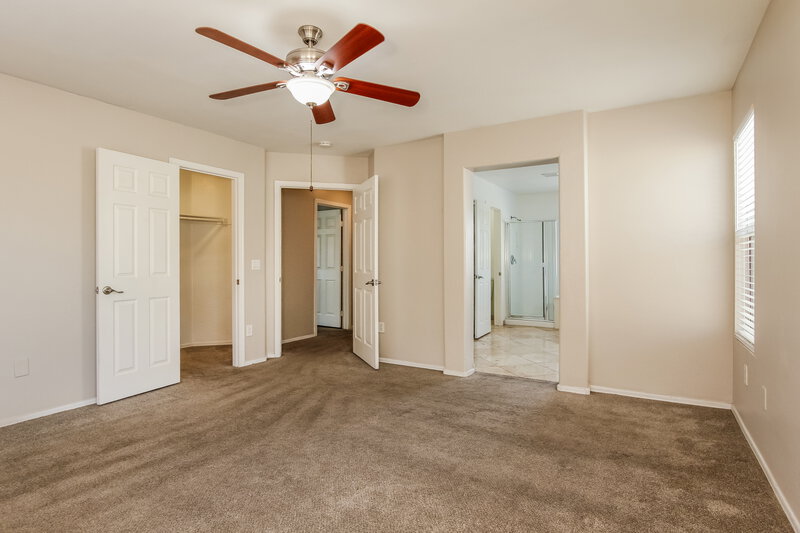 2,060/Mo, 7233 S 40th Ave Phoenix, AZ 85041 Main Bedroom View