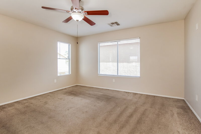 2,060/Mo, 7233 S 40th Ave Phoenix, AZ 85041 Main Bedroom View 2