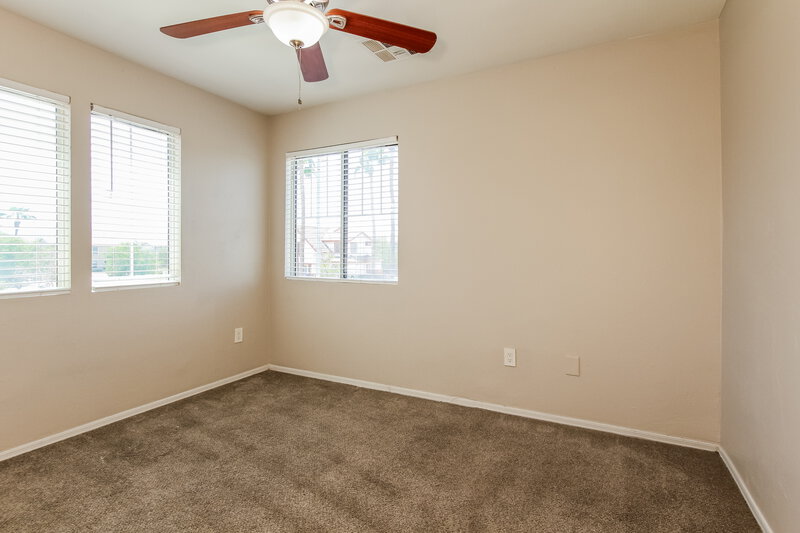2,060/Mo, 7233 S 40th Ave Phoenix, AZ 85041 Bedroom View 2
