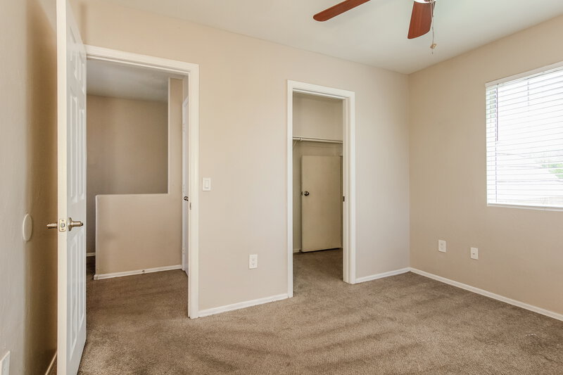 2,060/Mo, 7233 S 40th Ave Phoenix, AZ 85041 Bedroom View 3