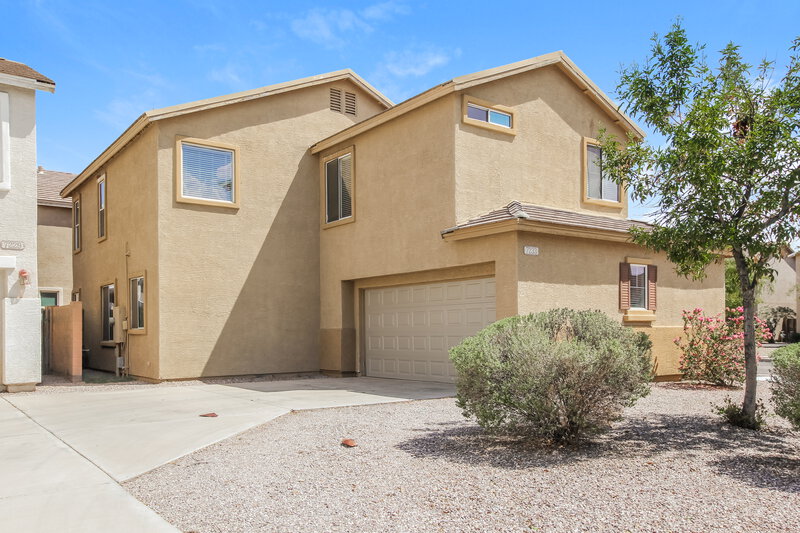 2,060/Mo, 7233 S 40th Ave Phoenix, AZ 85041 Rear View