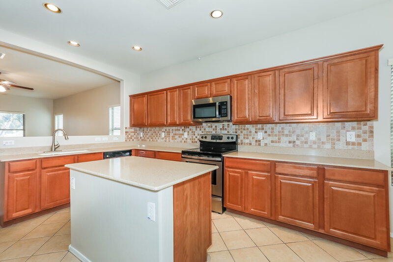 1,900/Mo, 21885 E Puesta Del Sol Queen Creek, AZ 85142 Kitchen View 2