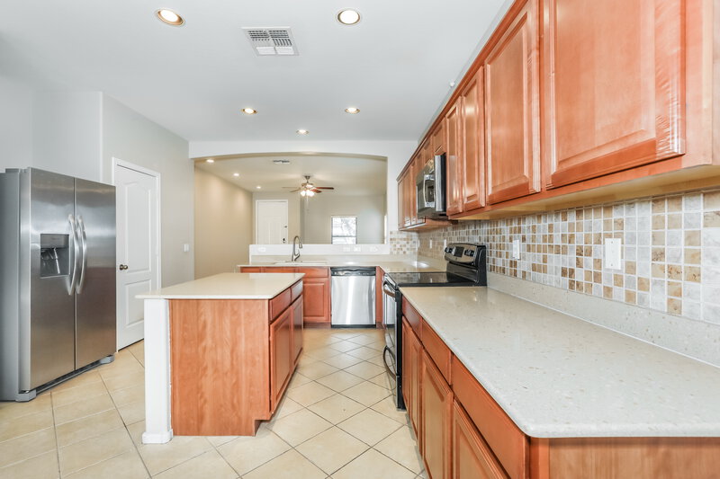 1,900/Mo, 21885 E Puesta Del Sol Queen Creek, AZ 85142 Kitchen View 3