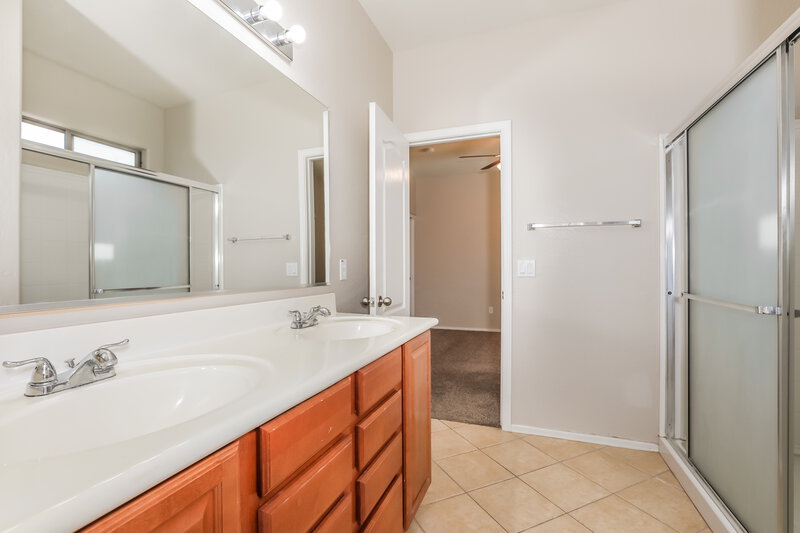 1,900/Mo, 21885 E Puesta Del Sol Queen Creek, AZ 85142 Main Bathroom View