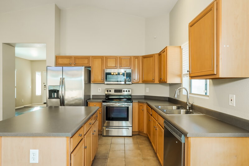 1,750/Mo, 13426 W Crocus Drive Surprise, AZ 85379 Kitchen View 2