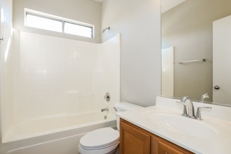 1,750/Mo, 13426 W Crocus Drive Surprise, AZ 85379 Bathroom View