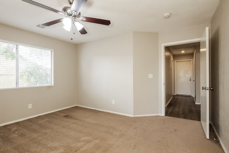 1,845/Mo, 6529 N 74th Drive Glendale, AZ 85303 Main Bedroom View 2