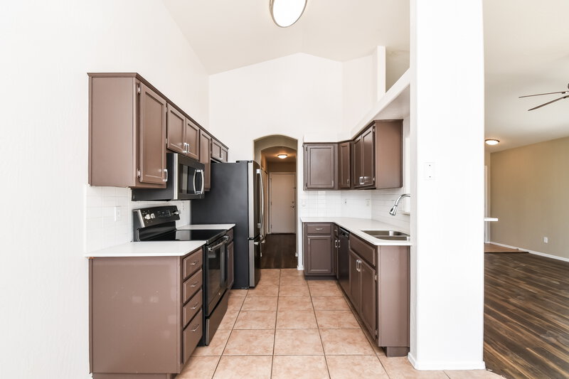 2,255/Mo, 1247 E Cindy St Chandler, AZ 85225 Kitchen View 2