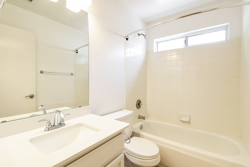 2,255/Mo, 1247 E Cindy St Chandler, AZ 85225 Bathroom View