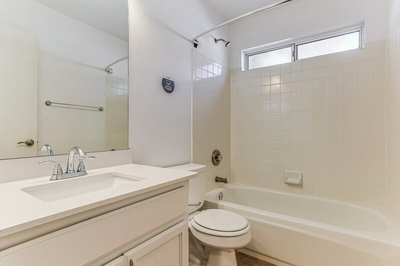 2,330/Mo, 1247 E Cindy St Chandler, AZ 85225 Bathroom View 2