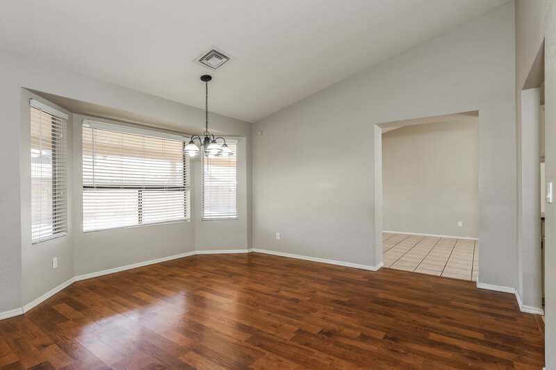 2,265/Mo, 5215 W Diana Avenue Glendale, AZ 85302 Dining Room View