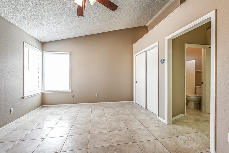 2,340/Mo, 1102 E Kerry Ln Phoenix, AZ 85024 Main Bedroom View 2