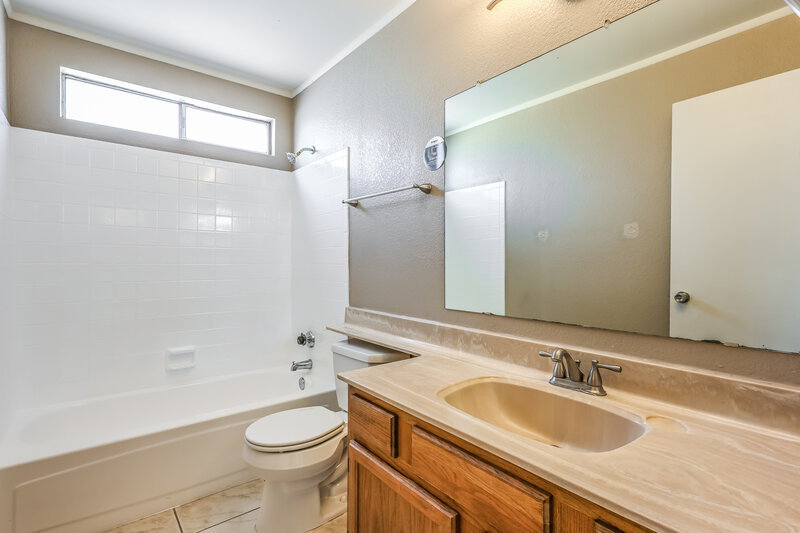 2,340/Mo, 1102 E Kerry Ln Phoenix, AZ 85024 Bathroom View