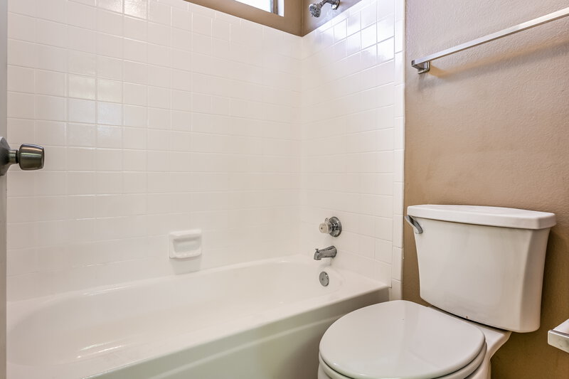 2,340/Mo, 1102 E Kerry Ln Phoenix, AZ 85024 Bathroom View 2