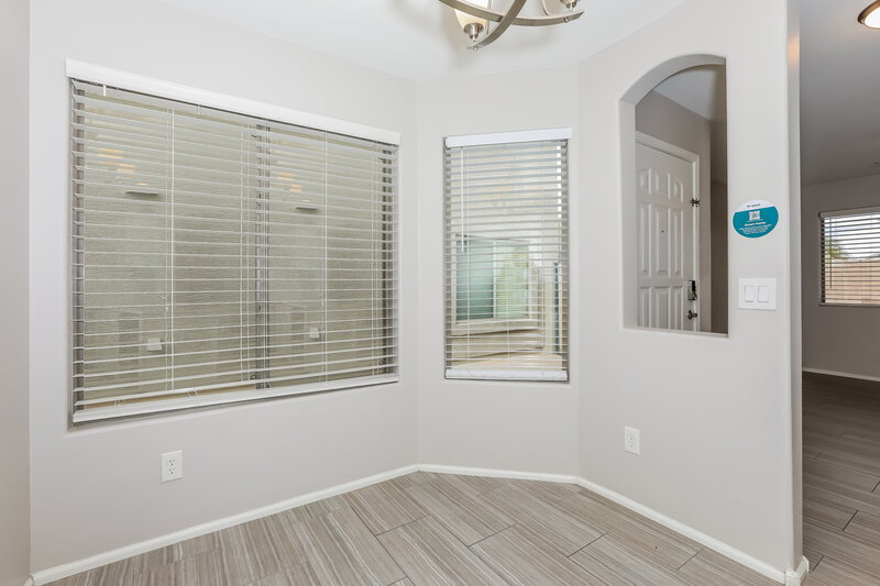 2,015/Mo, 1718 E Daniella Dr San Tan Valley, AZ 85140 Dining Room View
