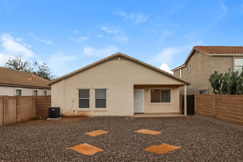 2,015/Mo, 1718 E Daniella Dr San Tan Valley, AZ 85140 Rear View