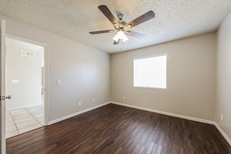 1,790/Mo, 4713 W Menadota Drive Glendale, AZ 85308 Main Bedroom View